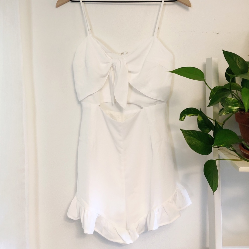 SHOWPO white playsuit/romper with cutout
